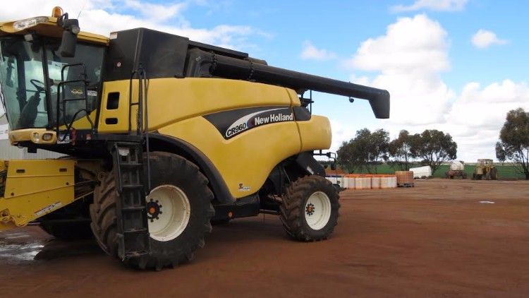 New Holland CR960 Header New Holland 94C Front Machinery for sale WA 