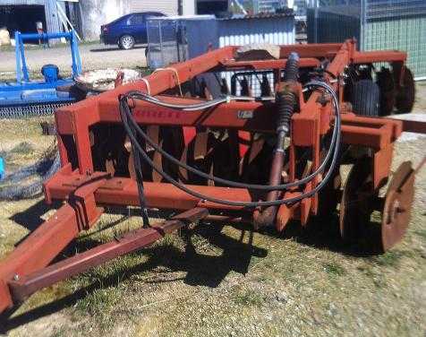 Antique Fertiliser Spreader, Jarrett Offsets Farm Machinery for sale NSW