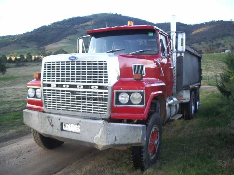 FORD LOUISVILLE TIPPER 1985 Truck for sale NSW Albury New South Wales 