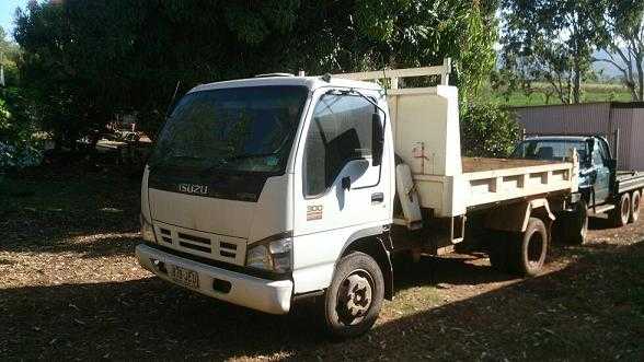 Isuzu NPR300 Tipper Truck for sale QD Tolga