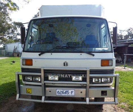 International N1650 4 Horse Truck Horse Transport for sale VIC Kaarinba