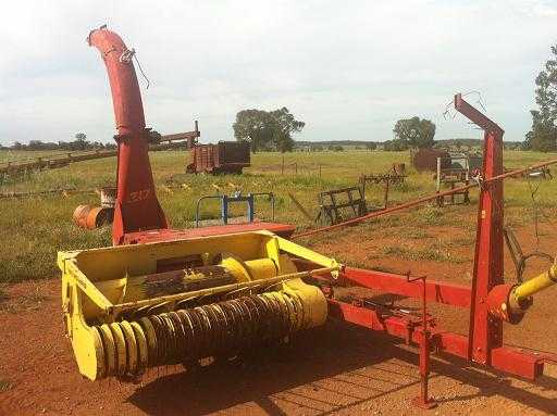 P I roller mill Mixall &amp; New Holland Forage Harvester Farm Machinery