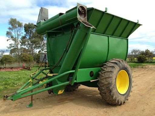 Chaser Bin and Grain Feeder Filler Farm Machinery for sale VIC Skipton