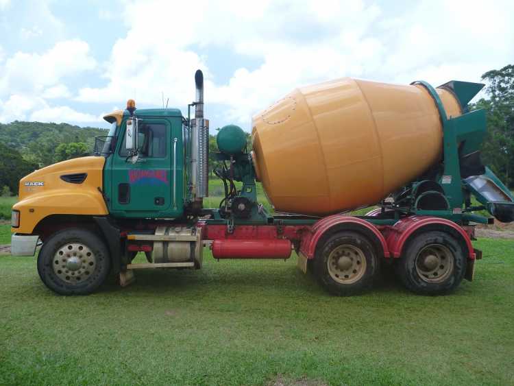 Concrete agitator Truck QLD in excellent condition