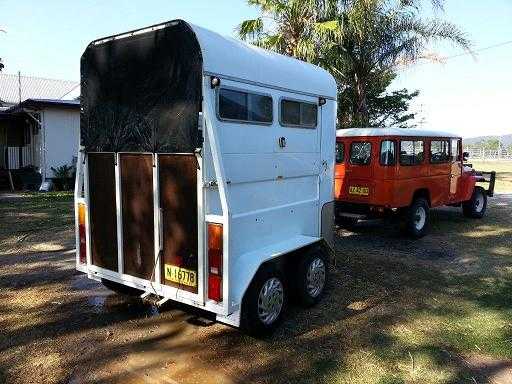 Tuza  Double Horse Float Horse Transport for sale NSW Almarra