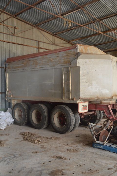 Triaxle Pig Trailer for sale SA Lameroo