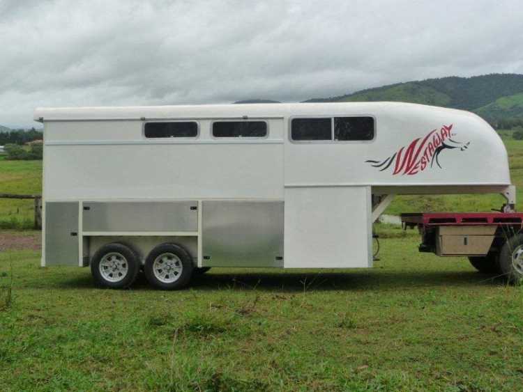 Horse Transport for sale QLD 3 and 4 Horse Gooseneck Float