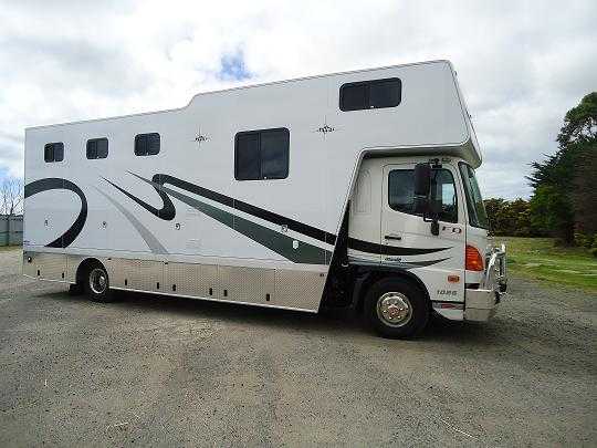 Horse Transport for sale VIC Hino Custom Built 4 Horse Truck with Living