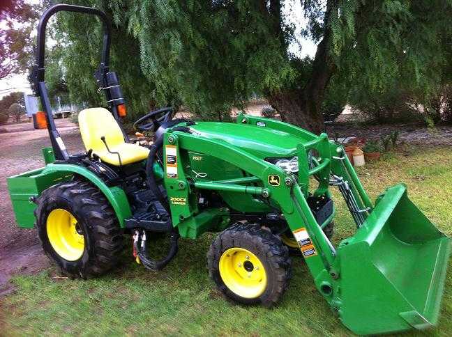 Tractor for sale SA John Deere 2030 Garden Tractor