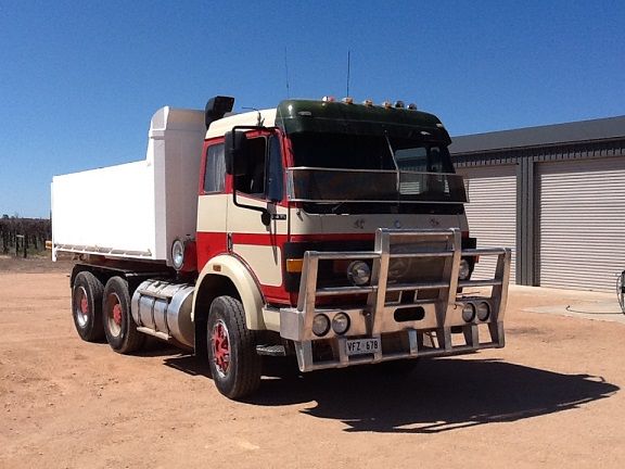 1992 Mercedes Benz 2435 Tip Truck for sale SA