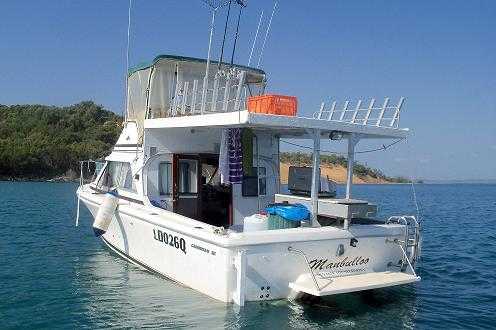 26ft Bertram Caribbean Fly Bridge Cruiser Boat for sale QLD Gladstone