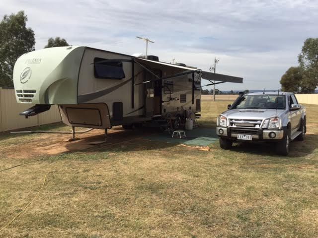 2010 Ultima R27 5th Wheeler Caravan &amp; Isuzu Dmax Ute for sale Vic