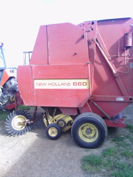 New Holland 660 Round Baler Farm Machinery for sale SA 