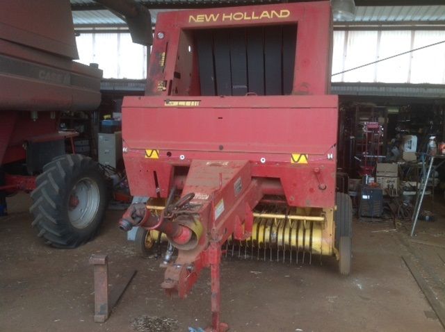 New Holland 650 Round baler - Massey Ferguson 24 ft Header sales NSW