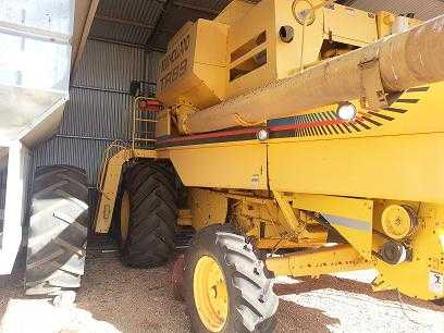 New Holland TR89 Header Farm machinery for sale SA Clements Gap