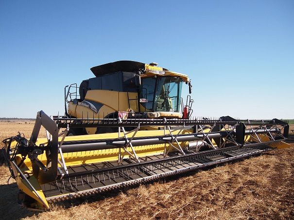 2006 New Holland CR970 Header for sale Qld