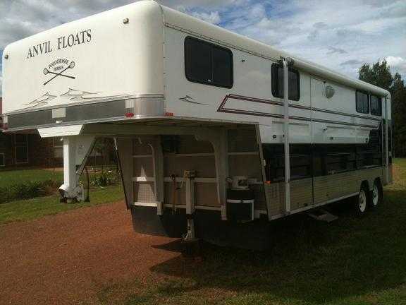 Horse Transport for sale 4 Horse Anvil Gooseneck Horse Trailer