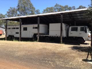 Isuzu Dual Cab Plus 4 Horse Gooseneck Horse Transport for sale Vic