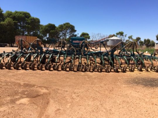 Forward 2700 36 Ft Air-seeder Farm Machinery for sale SA