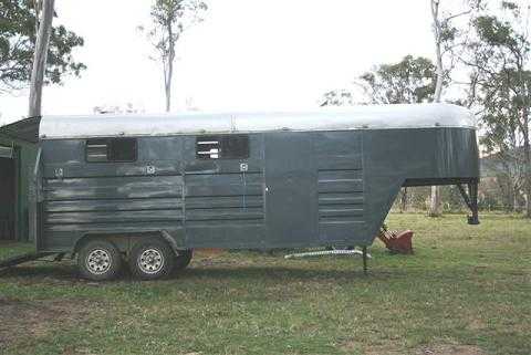 Horse Transport for sale QLD 25 foot Horse Gooseneck Trailer