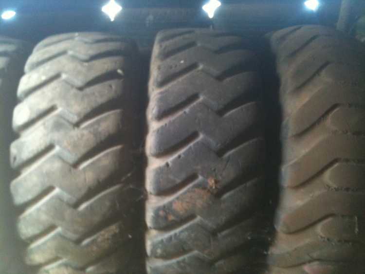 Frontend Loader Tyres Earthmoving Equipment for sale SA Ceduna