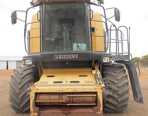 Cat 480R Combine Harvester Macdon Front machinery for sale WA