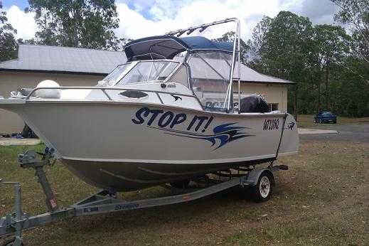 Boat for sale QLD Plated Fishing 5.5m Long Boat