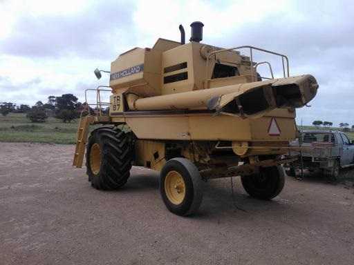 New Holland TR87 Header Farm Machinery for sale SA Streaky Bay