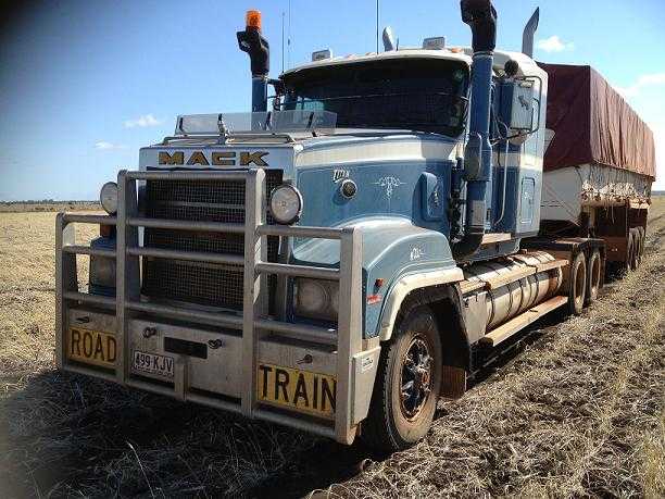 Truck for sale QLD Fruehaul Trailer Haulmark Dolly TOA Trailer Mack Truck