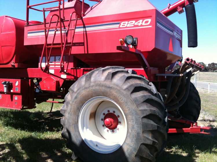 Farm Machinery for sale SA AIRSEEDER MORRIS 2007 in Karoonda SA